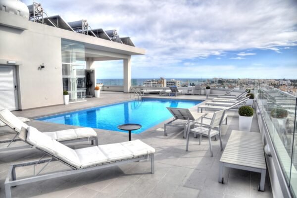 Vacation Rentals vs. Hotels