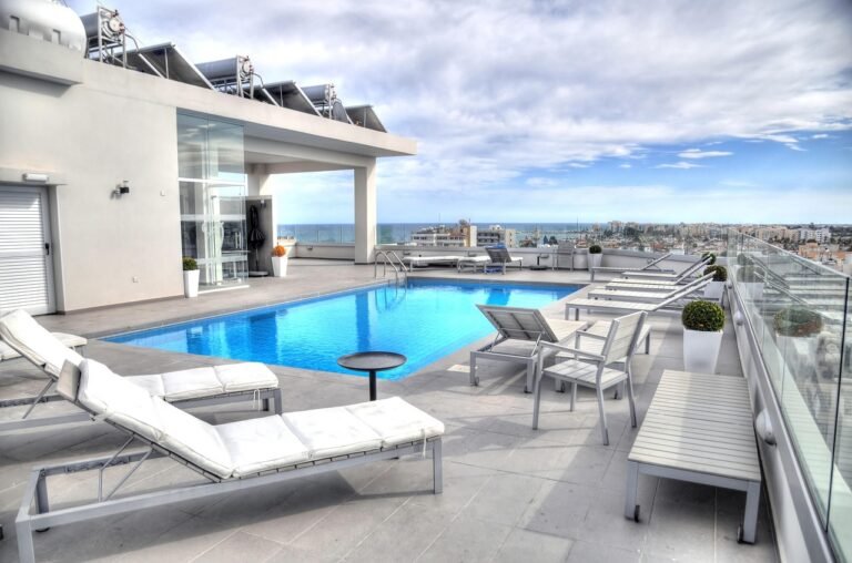 Vacation Rentals vs. Hotels