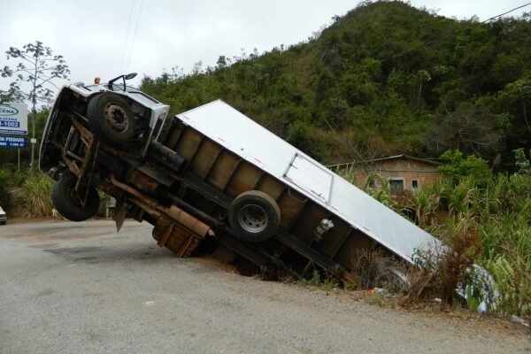 What to Expect From a Skilled Semi Truck Accident Attorney Skilled Semi Truck Accident Attorney